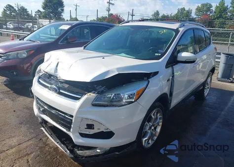 2013 Ford Escape Titanium z USA, uszkodzony, nr VIN 1FMCU9J90DUB90153
